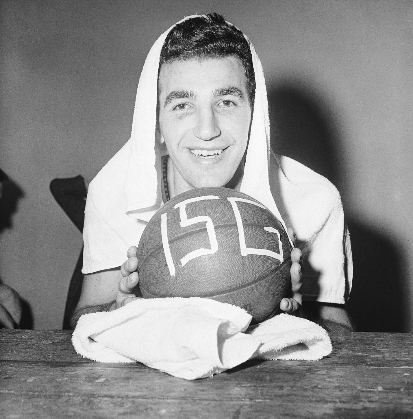 1958: Milestone days for Dolph Schayes of Syracuse Nationals